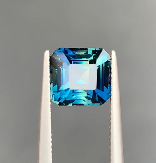 2.59 ctw Natural Corundum Green/Yellow/Blue Sapphire (Parti Sapphire)