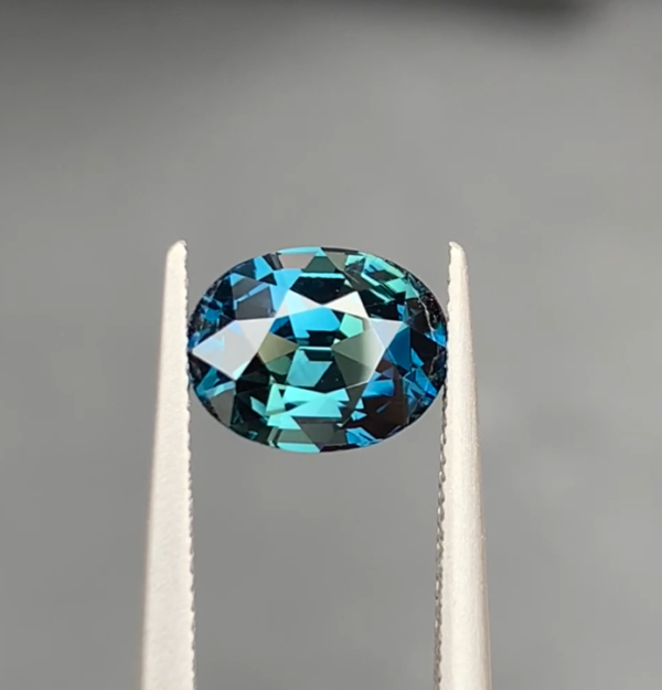 2.13 ctw Natural Corundum Geen-Blue Sapphire